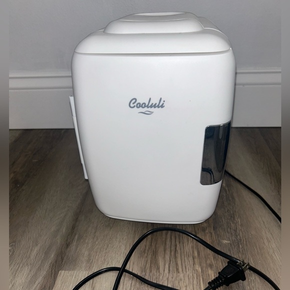 Mini Fridge - Picture 2 of 4